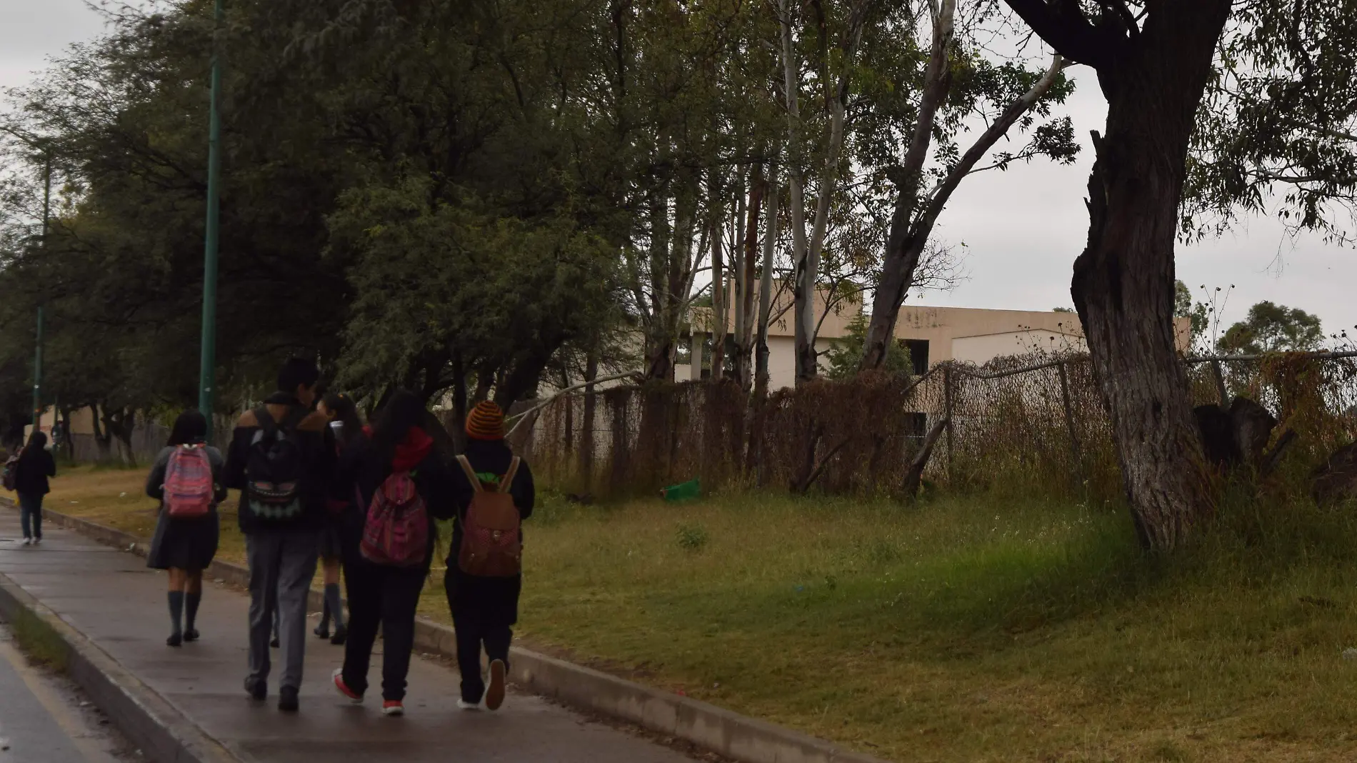 Debe retomarse el Operativo Mochila, pero desde el hogar. Foto Archivo